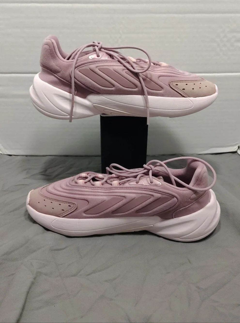 Adidas Ozelia Magic Mauve , Women # 9 US